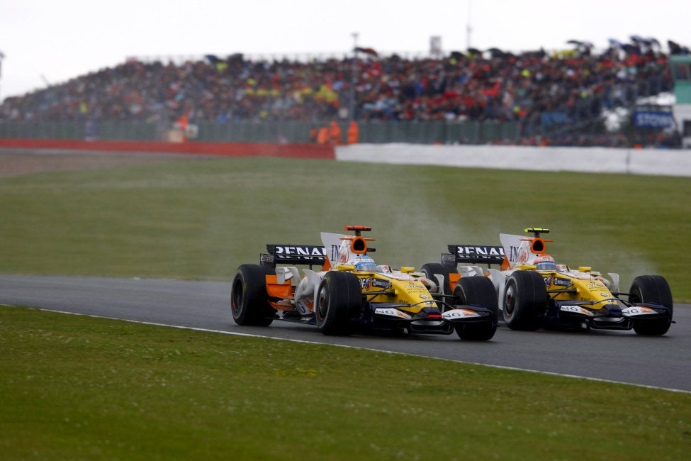 Alonso y Piquet en carrera