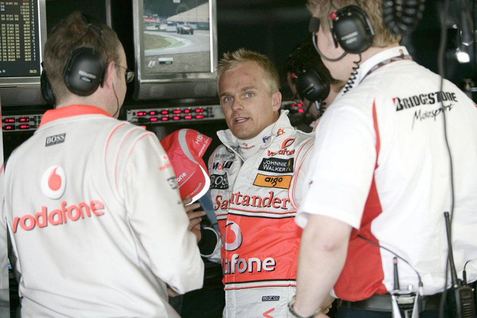 Kovalainen en el muro