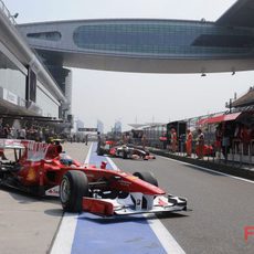 Alonso y Hamilton salen a la pista de Shanghai