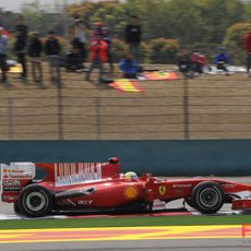 Felipe Massa busca su ritmo con el F10