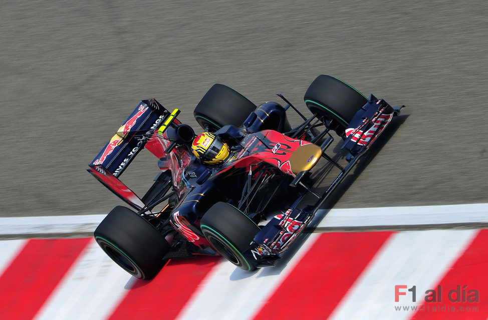 El Toro Rosso de Alguersuari en pista