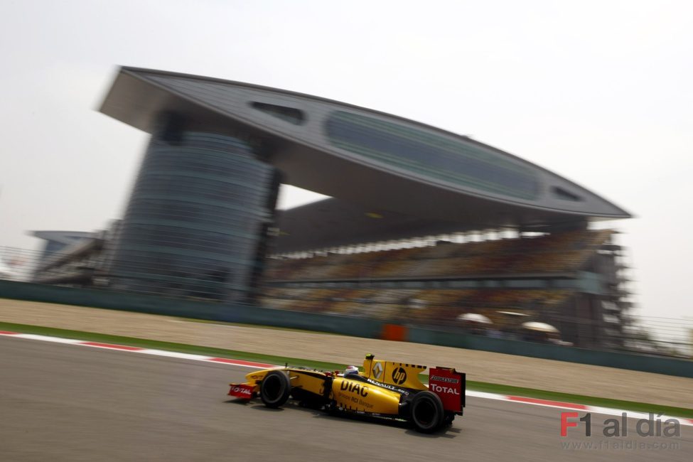 Vitaly Petrov en el GP de China 2010