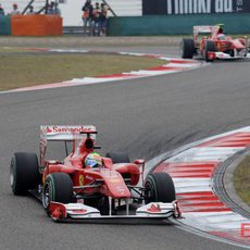 Massa por delante de Alonso en el GP de China 2010
