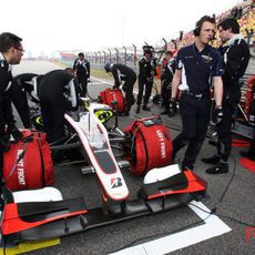 El coche de Senna casi listo para la salida