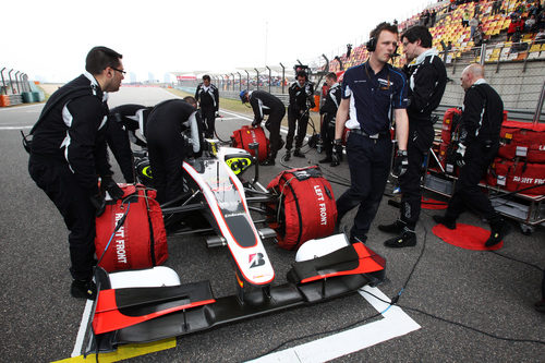 El coche de Senna casi listo para la salida