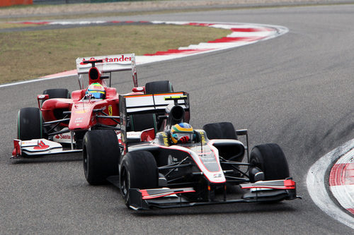 Massa se dispone a doblar a Senna