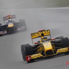 Kubica rueda por delante de Vettel