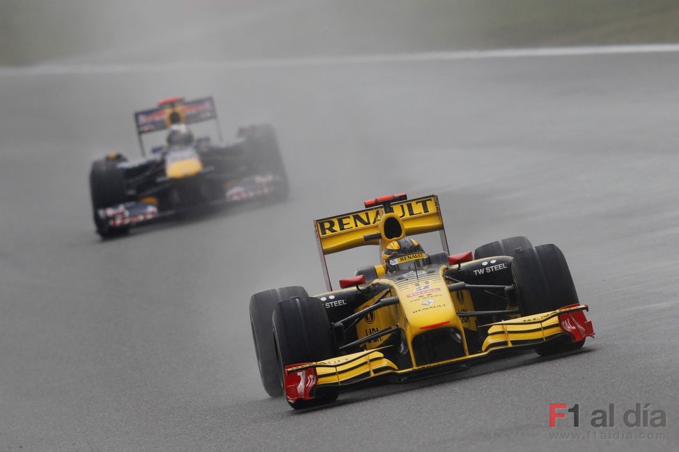 Kubica rueda por delante de Vettel
