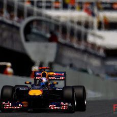 Vettel en la recta de meta de Montmeló