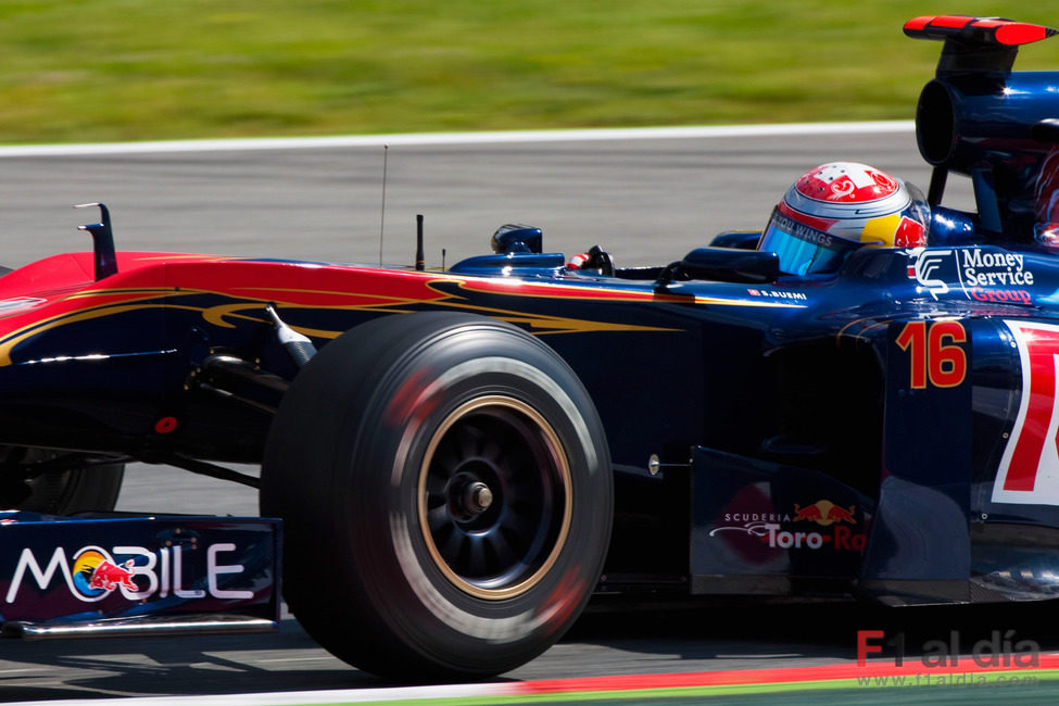 Sébastien Buemi rueda sobre el asfalto de Montmeló