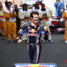 El único piloto australiano de la parrilla gana en España