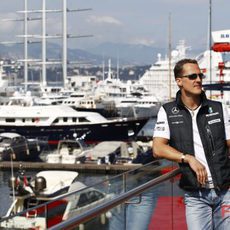 Michael Schumacher en el puerto de MonteCarlo