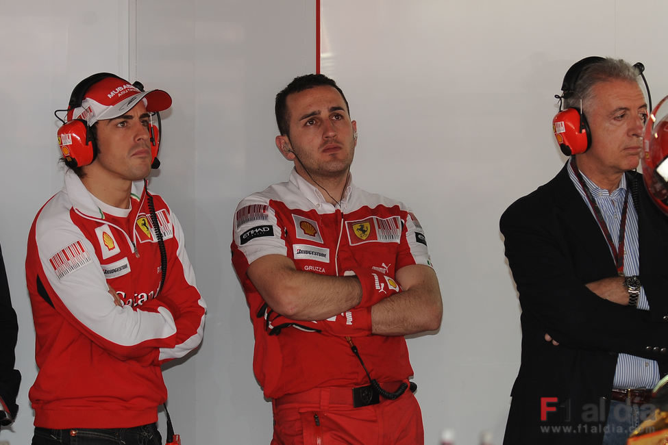 Fernando Alonso junto a Piero Ferrari