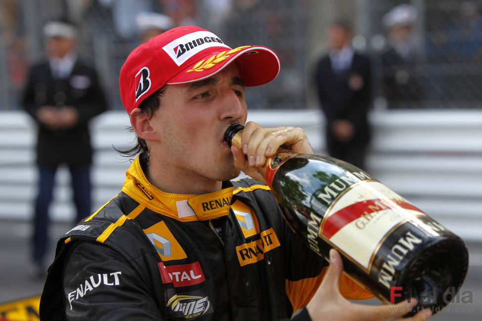 Kubica se bebe el champán