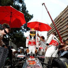 Hamilton en la parrilla de salida