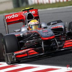 Hamilton pone a punto el MP4-25