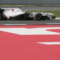 De la Rosa prueba la evolución del 'F-Duct' de Sauber