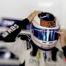 Barrichello estrena nuevo diseño de casco en España