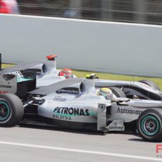 Schumacher y Rosberg durante los libres del sábado