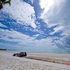 Alguersuari a 180 km/h en una playa de Punta Cana