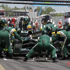 Parada en boxes para Jarno Trulli