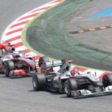 Schumacher se defiende de Button