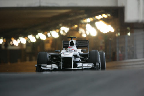 Kamui saliendo del túnel de MonteCarlo