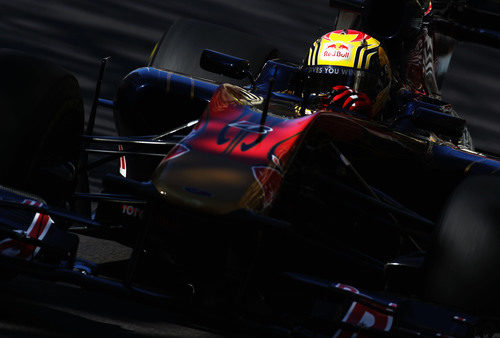 Alguersuari rueda por las calles de Mónaco