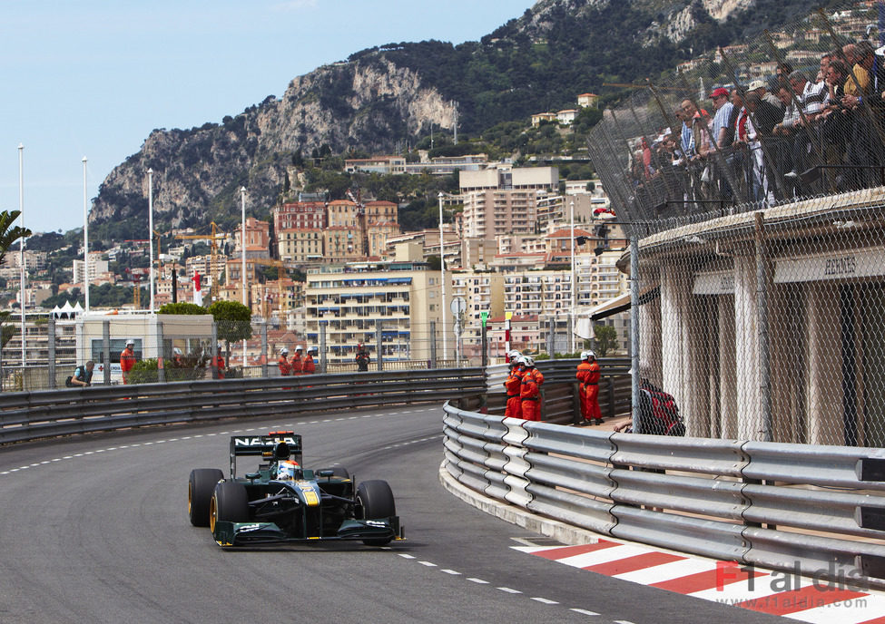 Trulli rueda con el T127 en el Principado