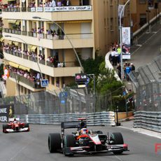 Alonso se acerca a Chandhok