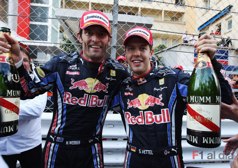 Webber y Vettel celebran el doblete de Red Bull