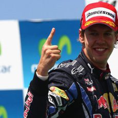Vettel vuelve a ser el número
