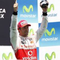 Tercera plaza para Button en Valencia