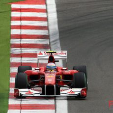 Alonso no pudo pasar de la Q2