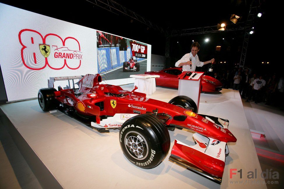 Ferrari expone sus coches para celebrar su 800 GP