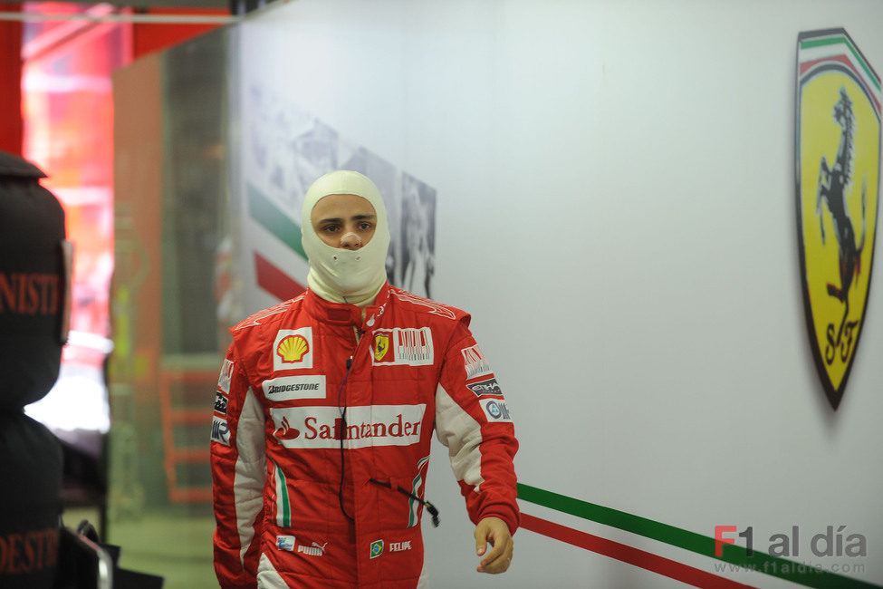 Felipe Massa ya está preparado para subirse al coche