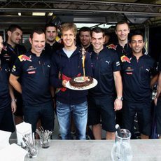 Vettel celebra su cumpleaños