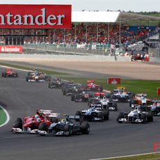 Las primeras curvas de Silverstone