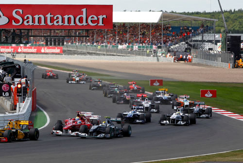 Las primeras curvas de Silverstone