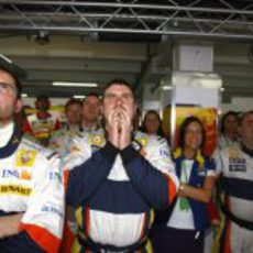 Tensión en el box de Renault