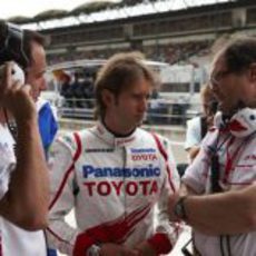 Trulli conversa con sus ingenieros