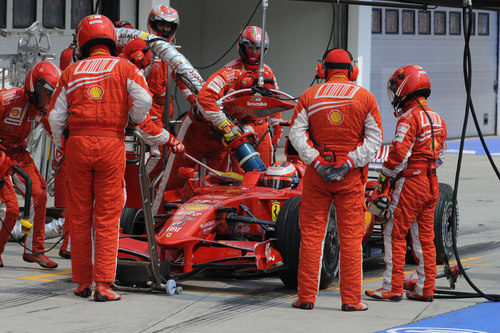 Raikkonen hace una parada