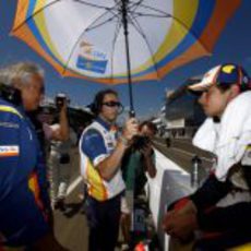 Nelsinho y Briatore antes de la carrera