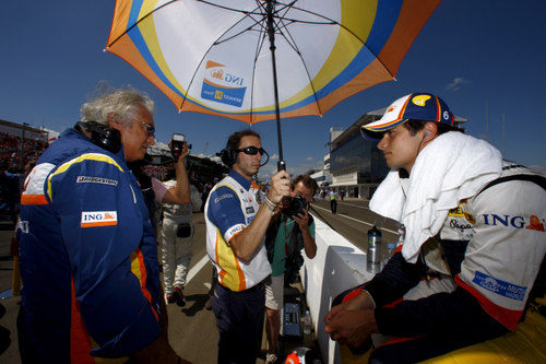 Nelsinho y Briatore antes de la carrera