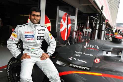 Chandhok sentado en su monoplaza