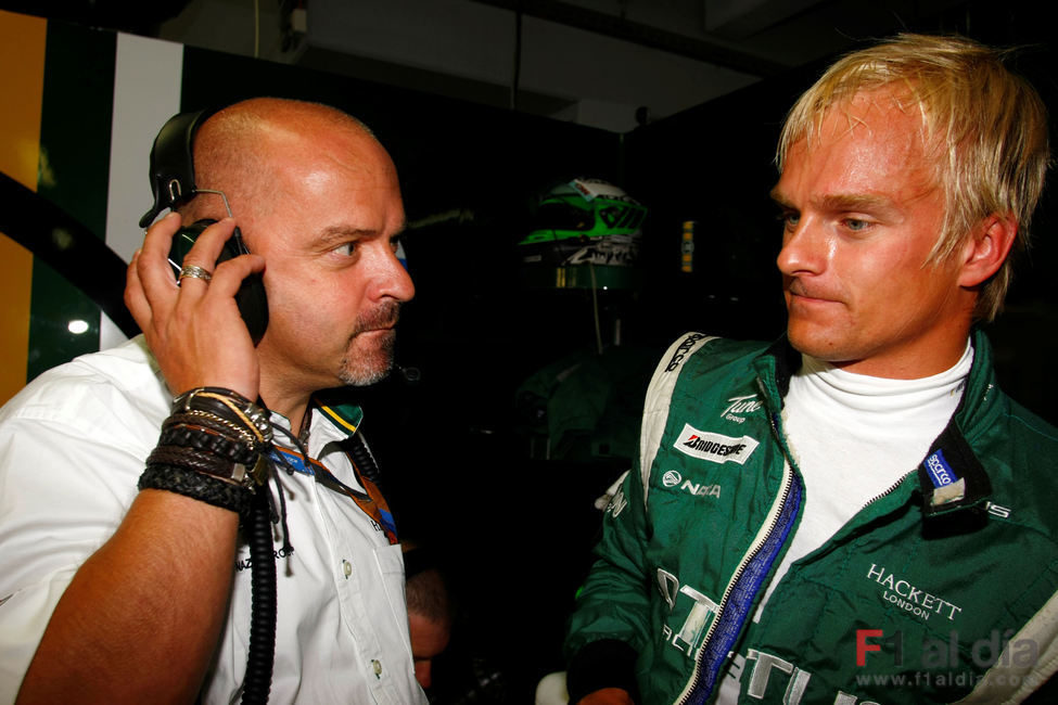 Kovalainen en boxes