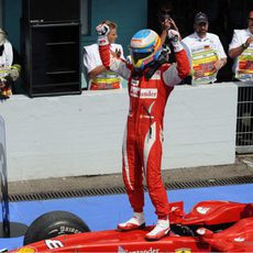 Alonso gana en Alemania