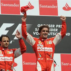 Alonso y Massa en el podio