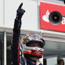 Vettel logra la pole