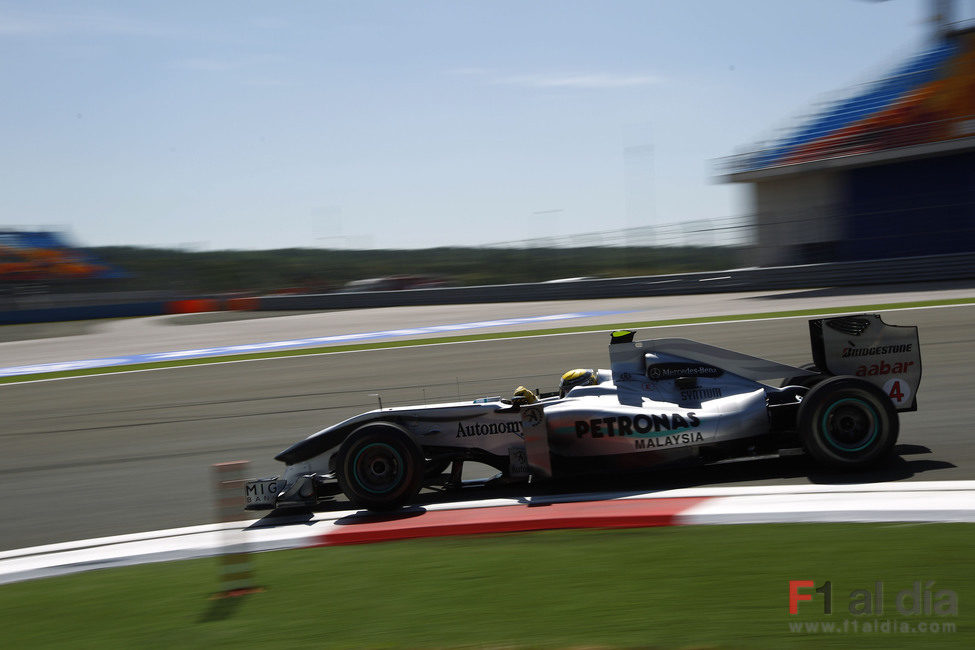 Rosberg se quedó 4º en los primeros libres